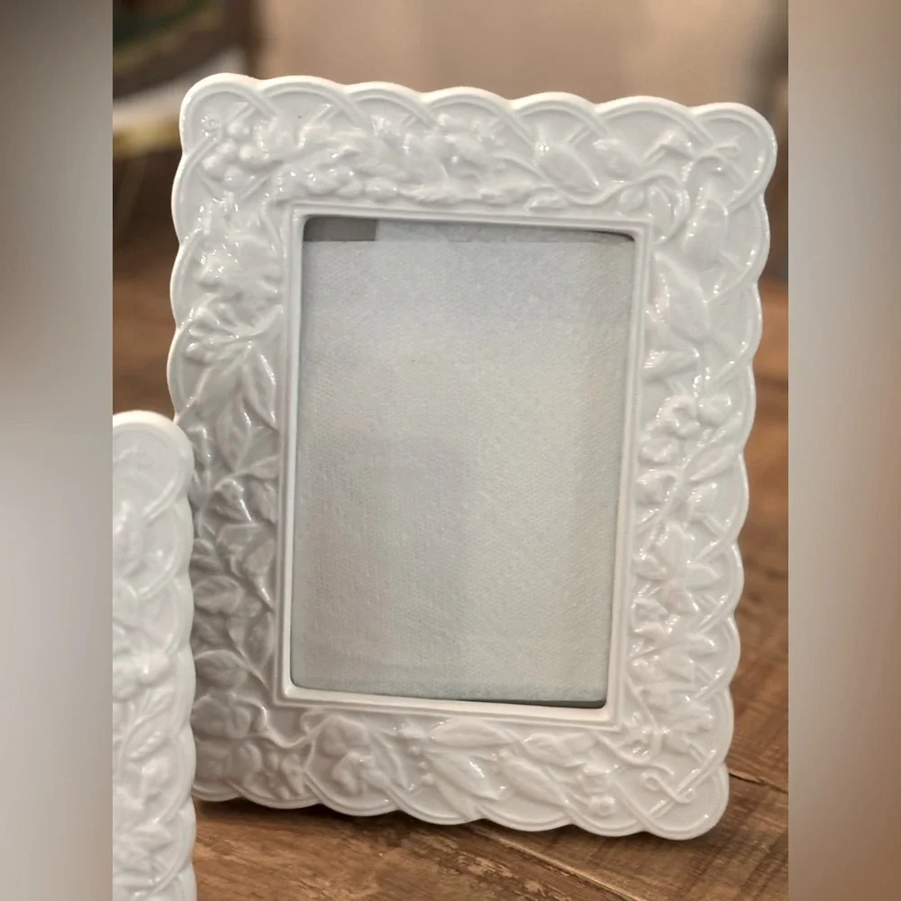 (3) Veritas White Textured Ceramic Frames. Sculptured | Classic  8x10 | 5x7 EUC